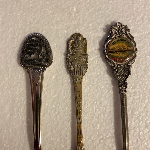 ALASKA SOUVENIR SPOONS - Picture 2 of 3